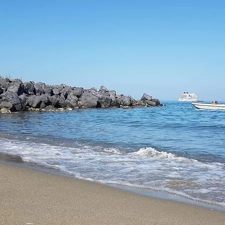 Salt Sea Taormina-naxos 10 Meters From The Sea *