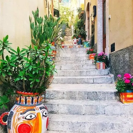 Salt Sea Taormina-naxos 10 Meters From The Sea * Giardini Naxos